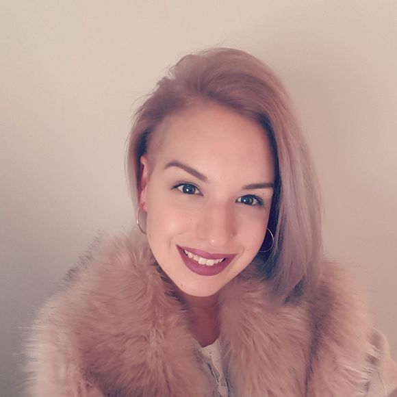 Meet your Posher, Kayla - Picture 1 of 1